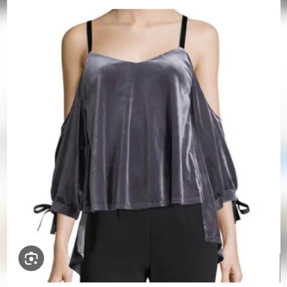 Romeo And Juliet Couture Charcoal Gray Cold Shoulder Open Tie Back Medium Top